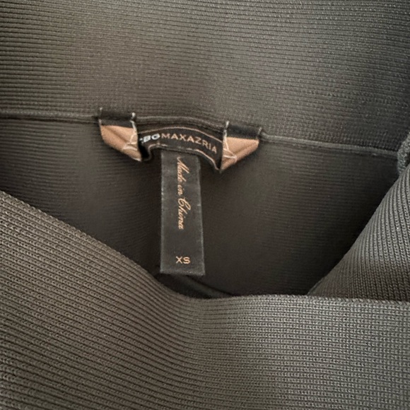 *2/$25 SALE* Grey BCBG Bandage Mini Skirt XS - Picture 2 of 3